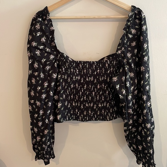 Floral Cropped ‘Peasant’ Style Top with Puff Sleeves - Picture 5 of 5